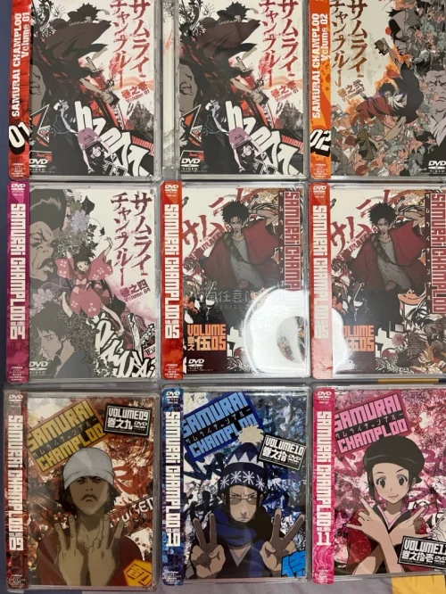 这次买的是《混沌武士》DVD，整体体验很满意。商品到手后外盒保存状态比预想中更好，没有明显磕碰，封面印刷清晰，碟片也没有严重划痕，收藏价值不错。卖家包装认真，运输过程中没有出现损坏。作为很喜欢《混沌武士》的一部作品，能收到这套DVD还是很开心的，不仅可以收藏，也很适...