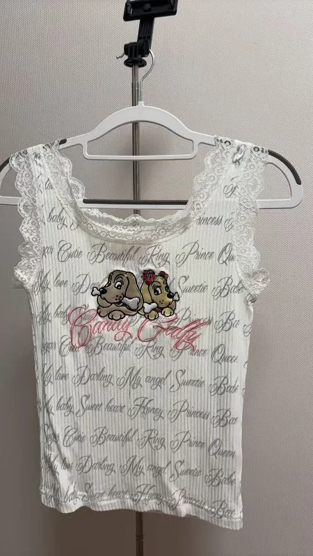 超好价正品！网购这件衣服超出预期，料子摸起来细腻舒服，上身版型很衬气质，尺码标准。包装严实，物流速度快，细节做工到位，没有色差，一次愉快的购物体验。