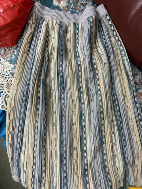 穿上这两条裙子直接美到失语！质感超乎预期，垂坠顺滑完全不输大牌。款式设计很显瘦，把身材比例衬得特别好。挖煤姬这波宝藏神价太香了，果断路转粉，必须回购！