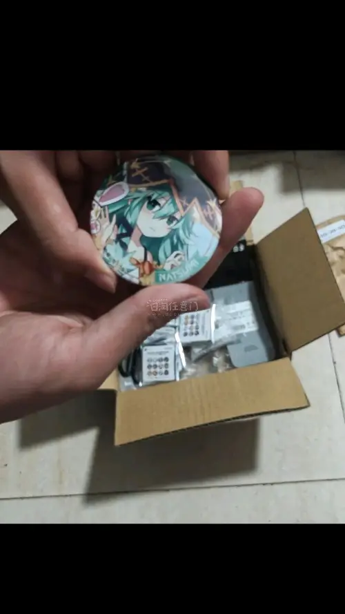 挖煤姬切徽章体验很棒！平台操作简单，搜索方便，打包防护扎实，每枚徽章独立包装，到手没有划痕凹痕。物流信息实时更新，入库拍照清晰，海淘日谷十分省心，后续收周边会继续选择这里。
