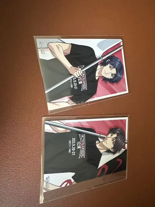 又收到了一箱网王周边，这次使用了ems路线，打包严实。这箱有a店的特典，迹部幸村吧唧和拍立得都很喜欢。

