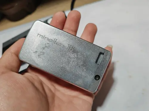 以极低的价格拍到三台小相机，体积小巧，2功能正常，工艺精致，非常适合在手心上把玩，唯一可惜的就是110胶卷价格太贵了。