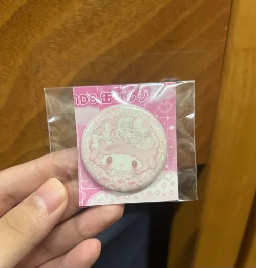 这次在挖煤姬切到的是偶像活动的last赏和卡册，三丽鸥毛绒挂件和樱兰高校男公关部拍立得小卡。从入库到国内收货全程透明，APP能实时查进度超安心。箱子坚固不易破损，收到的物品没有损伤。接下来教大家该怎么在挖煤姬购买到心仪的商品。