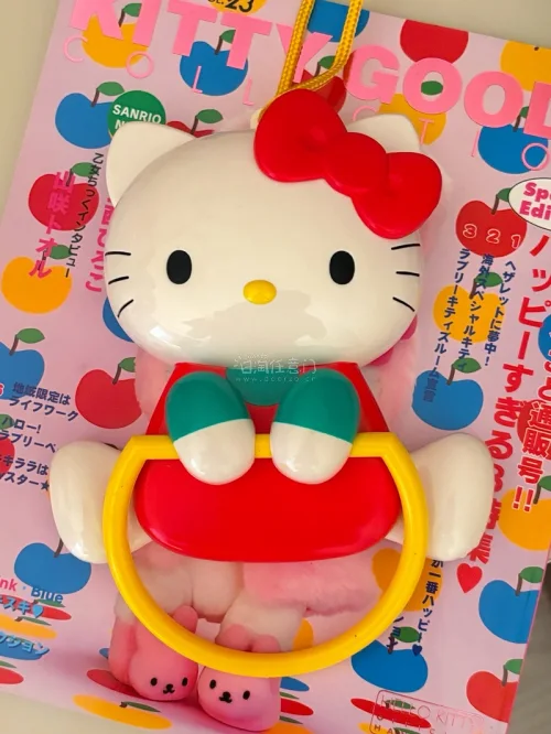 期待已久的Hello Kitty中古毛巾挂安全送达！经典昭和造型颜值超高，成色很不错，细节完整。卖家包装用心，挖煤姬代拍、运输都很顺利。终于收集到心仪藏品，是一次非常愉快的海淘体验，强烈推荐！