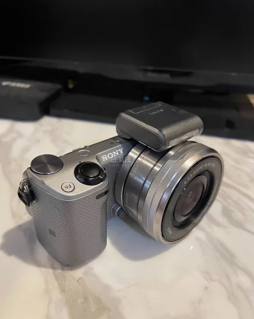 橙色还不错的sonynex5 挖煤姬真的捡漏神器，国内溢价很高的日系复古卡片机，海淘轻轻松松蹲到成色完好机子。 走日本邮政邮寄全程物流可追踪，清关顺畅省心，五台相机合单打包转运超省事，运费活动力度大，性价比拉满，客服响应及时