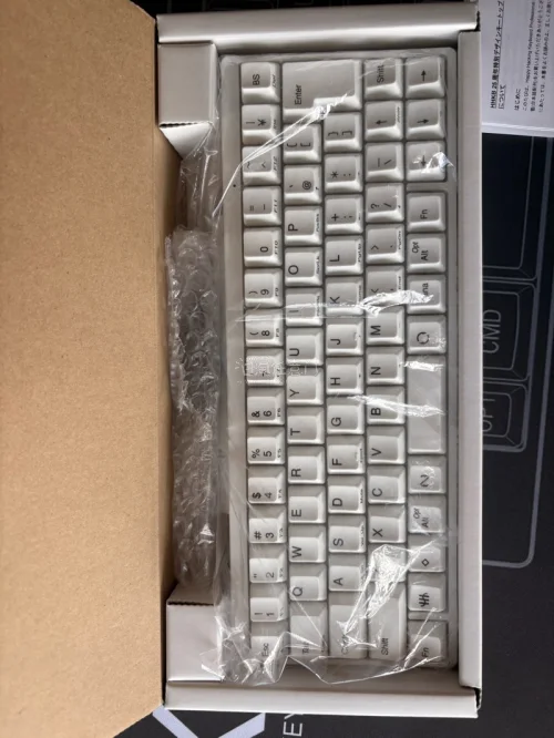 感谢挖煤姬支持煤炉拍卖，购入了心心念念的HHKB 25周年纪念款键盘，而且是全新的，非常喜欢！用了积分发的EMS，很划算，非常好的平台，会继续支持！