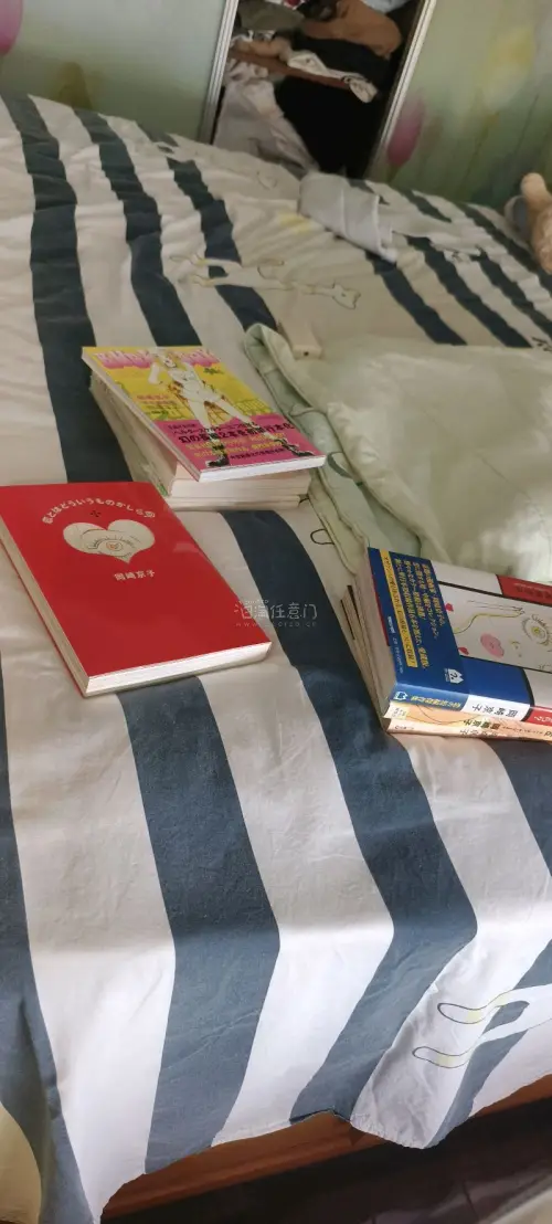 等了快一个月，终于收到了，挖煤姬完全不负所托，箱子也很完好，内容物包装也非常不错，完全没有磕碰，非常好的拿到了我要的书，太感动了。但是这次可能是我单纯运气好没被海关抽检，建议大家酌情购买。