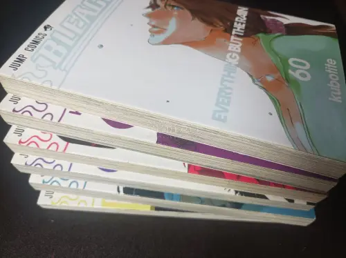 买了一些漫画，这是其中几个，无缺页，内页印刷完好，和卖家商品图一致。运输包装扎实，长途海运过来保存得挺好，选择海运以为需要2个月到，其实差不多一个月就到了，速度很快。漫画阅读收藏都合适，包装防护到位，海淘体验不错。