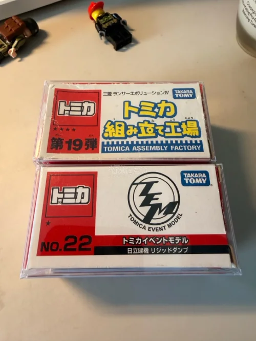 挖煤姬代购体验很不错，淘到心仪的多美卡小车。打包防护到位，中古实物成色和描述基本一致，物流更新清晰，合单方便，海淘收藏模型很省心，后续还会继续使用。