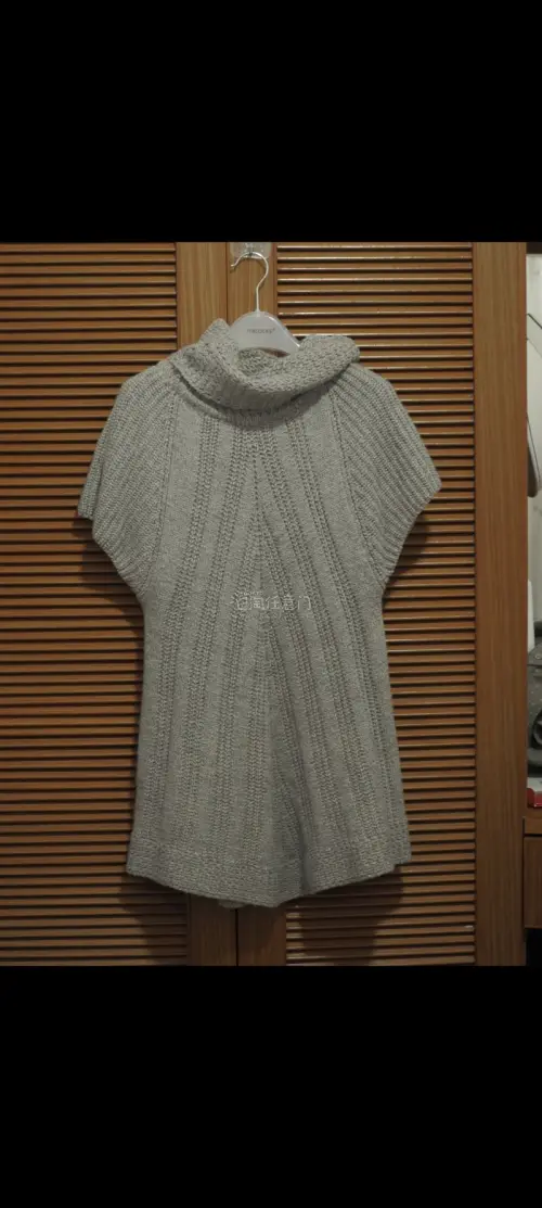 海淘的衣服收到了，迫不及待的上身试穿了，按尺码推荐选的尺寸很合身，面料和做工都不错，比国内专柜性价比高，物流等了十来天也算正常，满意。