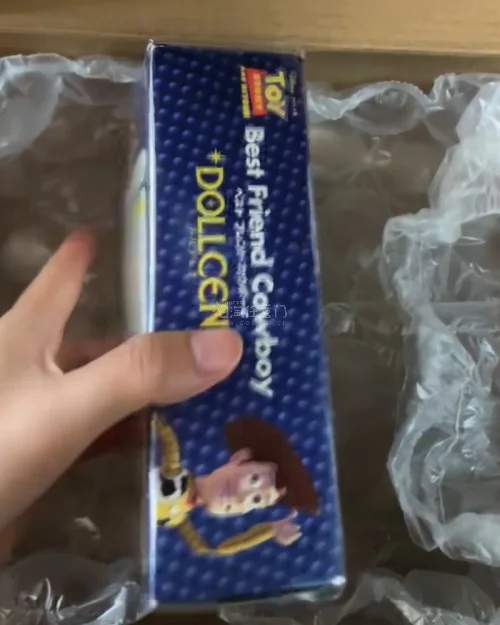 在挖煤姬切了好多好物，这次切的是各种玩具非常非常可爱，在挖煤姬办活动下单的，算下来非常好价。走的竹蜻蜓也挺快的，半个月左右就收到了，东西都安全收到，箱子非常厚实，没有出现任何问题。整体购物体验都很好，期待再次回购