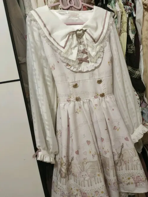 实物超级无敌可爱，而且好香的衣服啊꒰˶>ᗜ<˶꒱​
其实没什么瑕疵我感觉，而且还有手写信՞˶•⩊•˶՞
快递还是很快的，而且体验超级好啊