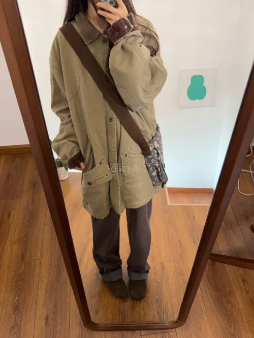 我期待的秋天终于要来了！陆续开始买秋天的衣服了，这次买了好几个包包和外套！非常非常喜欢，期待秋天穿出门～