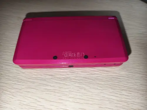 挖到心心念念的粉色3DS啦✨！实物成色和描述差不多，成色比较新，玫粉壳颜值好戳我～挖煤姬整个流程很顺畅，打包保护到位，怀旧掌机安全到家，这次海淘体验超开心！