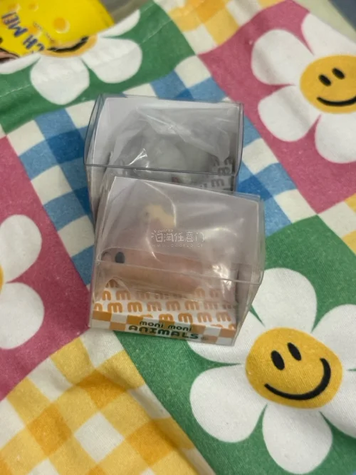 在国内很难买到monimoni，特别有的款式稀少，用挖煤姬很好买到，毕竟价格也不会很高，相较国内的价格好很多。