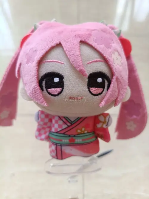竹蜻蜓物流很快，东西打包的也很好，实物到手真的很貌美……miku我们喜欢你??这个葱葱真的很萌我啃啃啃