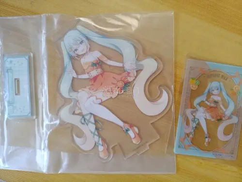 竹蜻蜓物流很快，东西打包的也很好，实物到手真的很貌美……miku我们喜欢你??这个葱葱真的很萌我啃啃啃