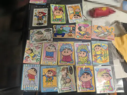 一直通过挖煤姬入手日版中古小卡与蜡笔小新配套贴纸，平台界面翻译易懂，下单流程简单省心。仓库入库实拍能细致看清卡片边角瑕疵，勾选硬卡加固后跨境运输不易折损。90天免费仓储方便多单合箱省下不少运费，竹蜻蜓专线物流稳定，扣费明细清晰透明，淘国内少见的日系卡牌十分靠谱，后续...