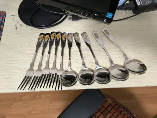 哈喽大家好这是一期挖煤姬海淘开箱分享
最近汇率下降海淘超级划算
这次又在挖煤姬淘了一件和服四套西装以及一些生活小物件
东西比较多也比较重
所以物流选的EMS海运
发货到收货一共用时31天
价格便宜速度也挺快的
因生活用语和习惯不同有时候搜不到想要的东西
比如西装叫“...
