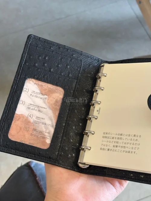 第一次用任意门买东西，手帐本和中古钱包都无损到手了，EMS物流很快～入库清点认真仔细，打包严实严实，东西完好无损。物流信息看得清清楚楚，上手简单好操作，整体很省心，后续海淘还会继续用