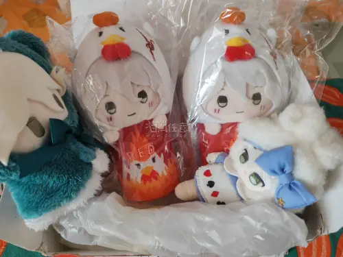 这次在挖煤姬淘到的玩偶超满意！已经在此平台买了三个同款娃娃了，第一张是与其他娃娃一起合照，商品实拍和卖家描述完全一致，包装严实没有磕碰，转运流程清晰，物流时效稳定，用积分抵扣后只花了13元，就发了日本邮政，一周时间就到了。后续收谷还会继续用这个平台。