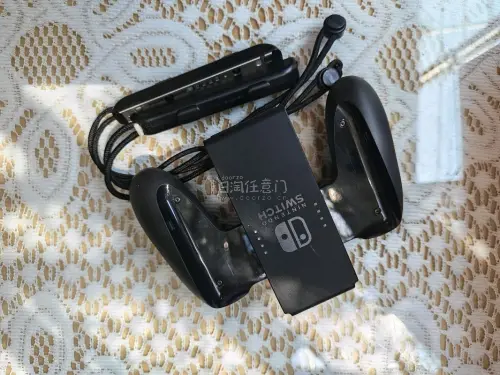 这次走的邮政海运路线，用时不到一个月，包装严实也是安全到手！在国内蹲不到的好价，可以在挖煤姬上搜索switchlite，找到想要的产品或类似商品，或者复制类似关键词再进一步搜索，就可以扩大范围找到想要的商品，经常上线搜索最新更容易找到心仪的好物噢！