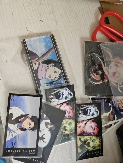 第三箱也是回来了okk呀，是虽然打包有点诡异但是依旧全员无伤，骏河屋也开出来两个全新未拆哇咔咔，开心捏。
