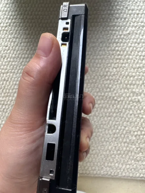 现在国内的购物平台虽然也有卖3ds的，但是看来看去都感觉有点儿担心，最后还是选择这次在挖煤姬买其他东西的时候，顺便购入这台3ds。前段时间汇率还可以，果断拿下。参与了一次拍卖，也算是不错的体验。