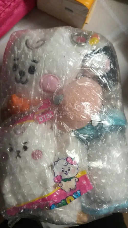 非常好的体验，挖煤姬的拍卖特别方便，物流也很清晰，照片也清晰，ems很快就到家啦，收到货小羊完好无损严丝合缝的包裹