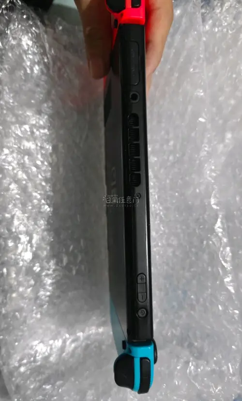 包裹的也是挺严实的，机子什么的都没有问题，状态也算比较好的，序列码都没有问题，一次比较愉快的购物，体验可以。