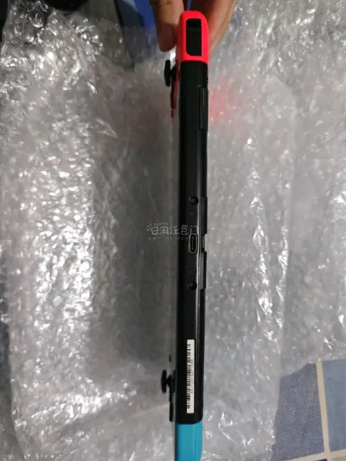 包裹的也是挺严实的，机子什么的都没有问题，状态也算比较好的，序列码都没有问题，一次比较愉快的购物，体验可以。