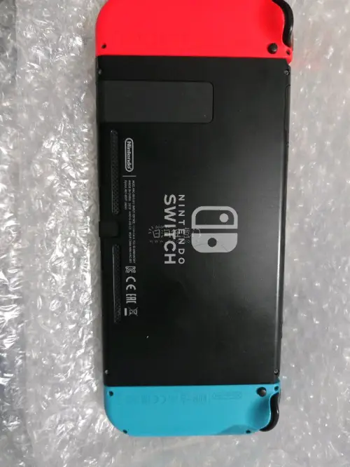 包裹的也是挺严实的，机子什么的都没有问题，状态也算比较好的，序列码都没有问题，一次比较愉快的购物，体验可以。