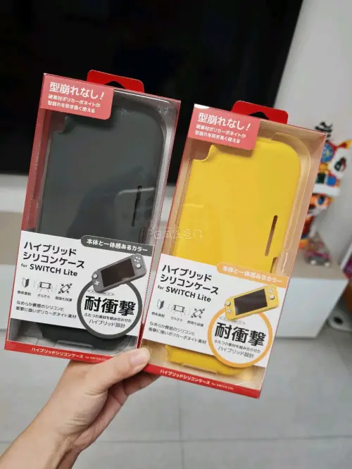 买了lite小黄就一直想买个黄色硅胶半包壳，发现挖煤姬能买到，搜索关键词，就能刷到好价。搜索界面还可以中日文自动翻译，不怕看不懂！！而且里面有详细的新人教程，海淘轻松简单！
	
还可以多单一起合单寄回来，还能够省运费，这次发的竹蜻蜓，物流很快发货后几天就收到了，快递...