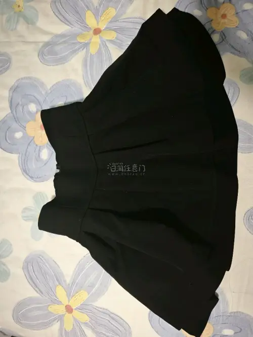 大家好这次是我在挖煤姬购入的日牌半裙，状态很好很合身!穿上也是非常美丽!性价比也很高。
挖煤姬的积分抵扣很划算，合单速度也很快!推荐使用