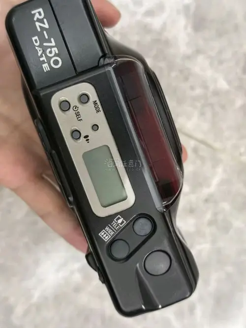 在挖煤姬的这单购物体验很省心。从下单到入库流程顺畅，包裹信息清晰透明，500g的重量和体积数据一目了然。平台提供了“新箱宝”免费换箱服务，对国际运输安全考虑周到。虽然存储了3天，但入库及时，整体操作简便，让人踏实。期待早日收到这份海淘心意，下次还会继续使用。