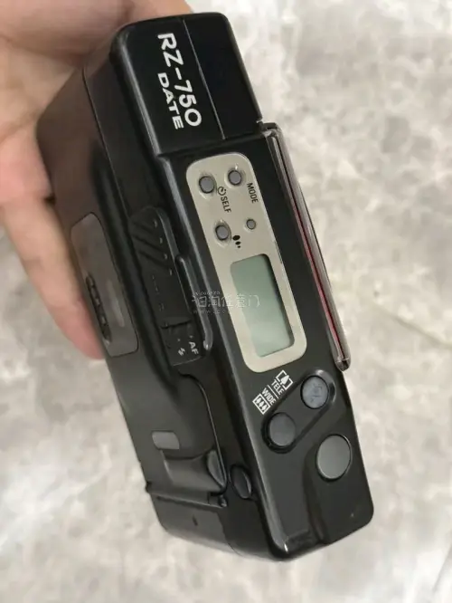 在挖煤姬的这单购物体验很省心。从下单到入库流程顺畅，包裹信息清晰透明，500g的重量和体积数据一目了然。平台提供了“新箱宝”免费换箱服务，对国际运输安全考虑周到。虽然存储了3天，但入库及时，整体操作简便，让人踏实。期待早日收到这份海淘心意，下次还会继续使用。