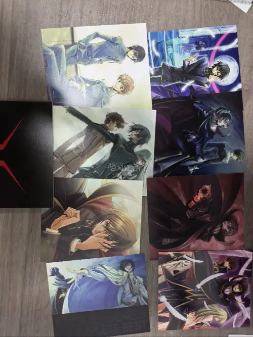 货品品相和描述相符，打包稳妥。反叛的鲁路修COMPLETE BEST专辑全套特典小册子、明信片完整齐全，鲁路修20周年纪念金属币保存完好。交易全程顺畅，一次很棒的收藏采购，十分满意！