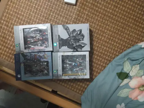 
终于在挖煤姬一次性收齐三款普色figma古立特，圆了我很久以来的收藏心愿！作为SSSS.GRIDMAN的忠实粉丝，这三款普色一直是我清单里的目标，国内现货价格偏高，对比之后选择在挖煤姬蹲日雅中古货源，整体体验完全超出预期。
 
下单之后代拍响应速度很快，卖家商品描...