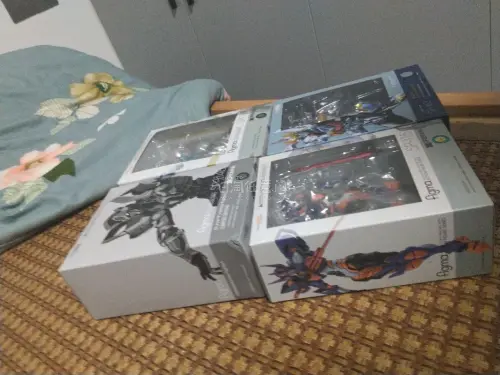 
终于在挖煤姬一次性收齐三款普色figma古立特，圆了我很久以来的收藏心愿！作为SSSS.GRIDMAN的忠实粉丝，这三款普色一直是我清单里的目标，国内现货价格偏高，对比之后选择在挖煤姬蹲日雅中古货源，整体体验完全超出预期。
 
下单之后代拍响应速度很快，卖家商品描...