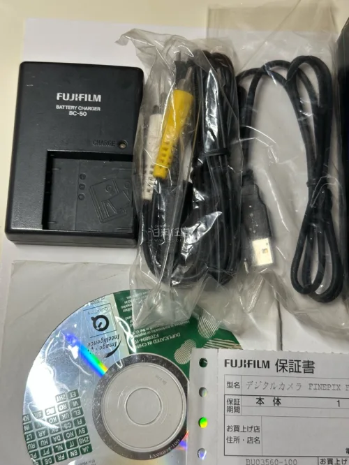 淘到了很喜欢的ccd大全套！挖煤姬物流运输也非常快，ems安心且靠谱，快递包裹非常严实，打包很用心！可以看到ccd原盒都还在，拍照效果很好！是我喜欢的富士，蹲了很久淘到的ccd，使用感和体验感都非常好！