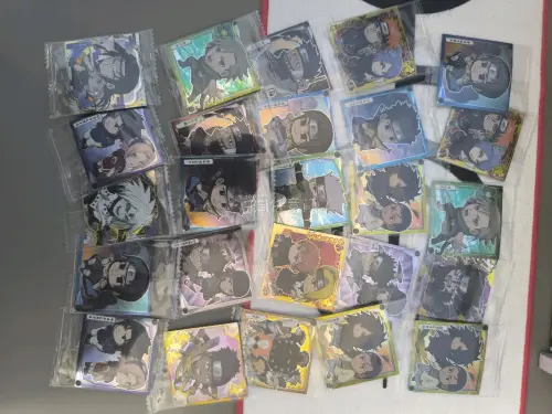这次海淘体验很不错！入手了火影扑克牌和小贴纸，实物品相很好。扑克牌印刷清晰，人物图案色彩饱满，卡牌厚实。小贴纸图案精致，没有划痕。包装严实，加固到位，运输途中没有磕碰。称重透明，物流更新及时，整体购物很安心，很满意这次。