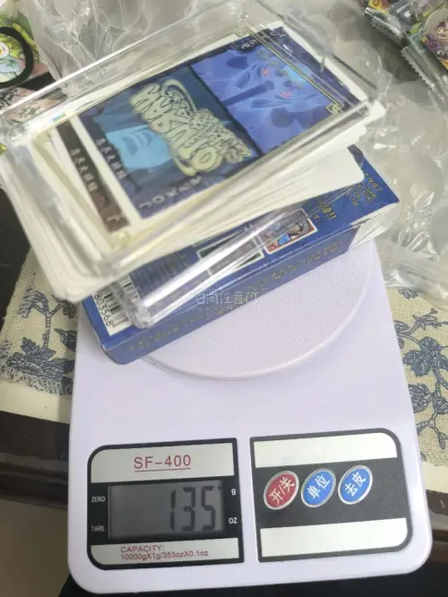 这次海淘体验很不错！入手了火影扑克牌和小贴纸，实物品相很好。扑克牌印刷清晰，人物图案色彩饱满，卡牌厚实。小贴纸图案精致，没有划痕。包装严实，加固到位，运输途中没有磕碰。称重透明，物流更新及时，整体购物很安心，很满意这次。