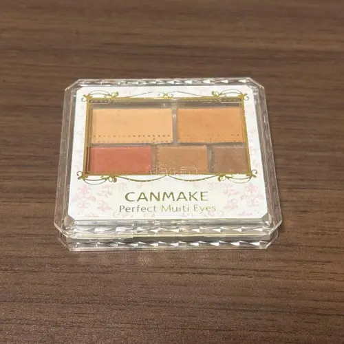 这次切了一些canmake的彩妆，樱花妹还送了一个芮谜的眼影盘，包装很完好，每个东西都出乎意料的好看，到手速度快，之后也会继续使用挖煤姬