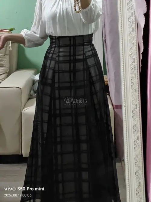掐腰效果很棒，穿上立马瘦五斤，比较好搭配，秋冬可以配毛衣，春夏配小衬衫都可，日常通勤多个场景基本都能满足，总而言之非常美萌