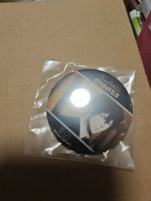 这一箱都是些可爱的小玩意儿，没想到能吃到这么多好价的可爱挂件诶，樱花妹包的好，挖煤姬包的也严实，安心感拉满了