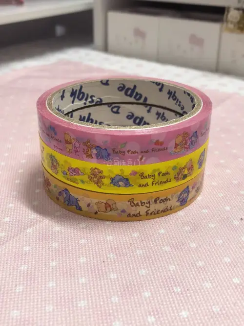 这次海淘收到的一批古早opp胶带真的很惊喜！波点蕾丝、甜点、草莓、轻松熊、维尼这些款式都超级戳我。
品相都很不错，没有漏发，胶带图案复古又可爱，很适合做手帐、贴封口贴。仓库入库和整体转运流程都很顺畅，体验很好，喜欢古早胶带的同好可以多多蹲蹲煤炉，很容易淘到美丽宝贝。...
