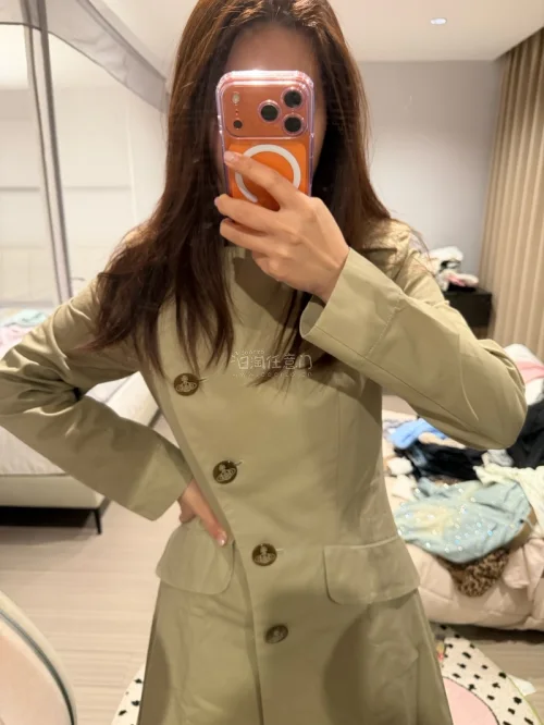 想买西太后衣服的，每天都来逛逛，经常有价格合适又新的衣服～
还可以问问题，功能齐全，还有优惠券～
空运速度挺快～