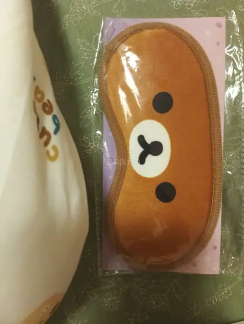 还是我第一次海淘呢 我购入了一个小包和一个轻松熊眼罩 这个软件很好用 识图搜索很方便 不用打很多字就可以找到想要的商品 如果不了解商品名称也可以直接识图 当然如果想购入一个ip的周边也可以直接搜索词条 根据自身情况分类后挑选 很推荐！卖家包装用心还赠送了贴纸