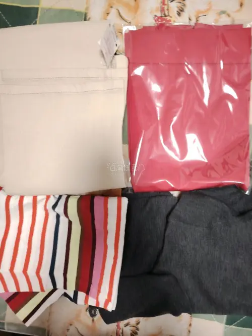 这次分享的是切的几件短袖和长裤，品相很好甚至有全新带吊牌的。挖煤姬可以参与活动攒积分，积分可以抵扣国际运费。我这次走的是EMS路线，合单审核发货运输清关都很快，总之是很满意的一次切煤。