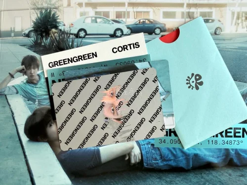 终于顺利收到CORTIS这套回归pb啦！这次在挖煤姬下单走的竹蜻蜓专线，漫长等待过后平安下车。路途虽然遥远，包裹打包得十分严实，画册完整无折损，品相很不错。整本pb的构图和氛围感都超出预期，翻看内页很有质感。竹蜻蜓线路整体流程省心，物流轨迹可以实时查看，清关环节不用...